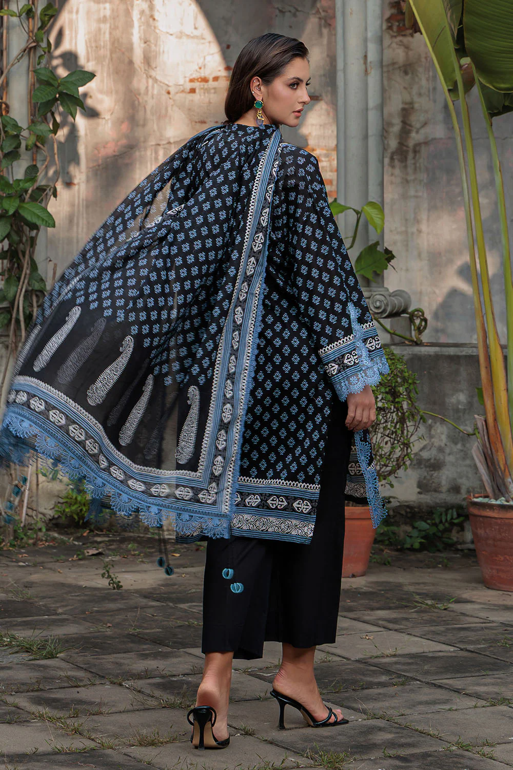 3 Piece Printed Lawn Suit - Image 4