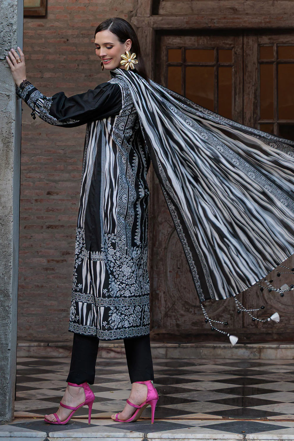 3 Piece Printed Lawn Suit - Image 3