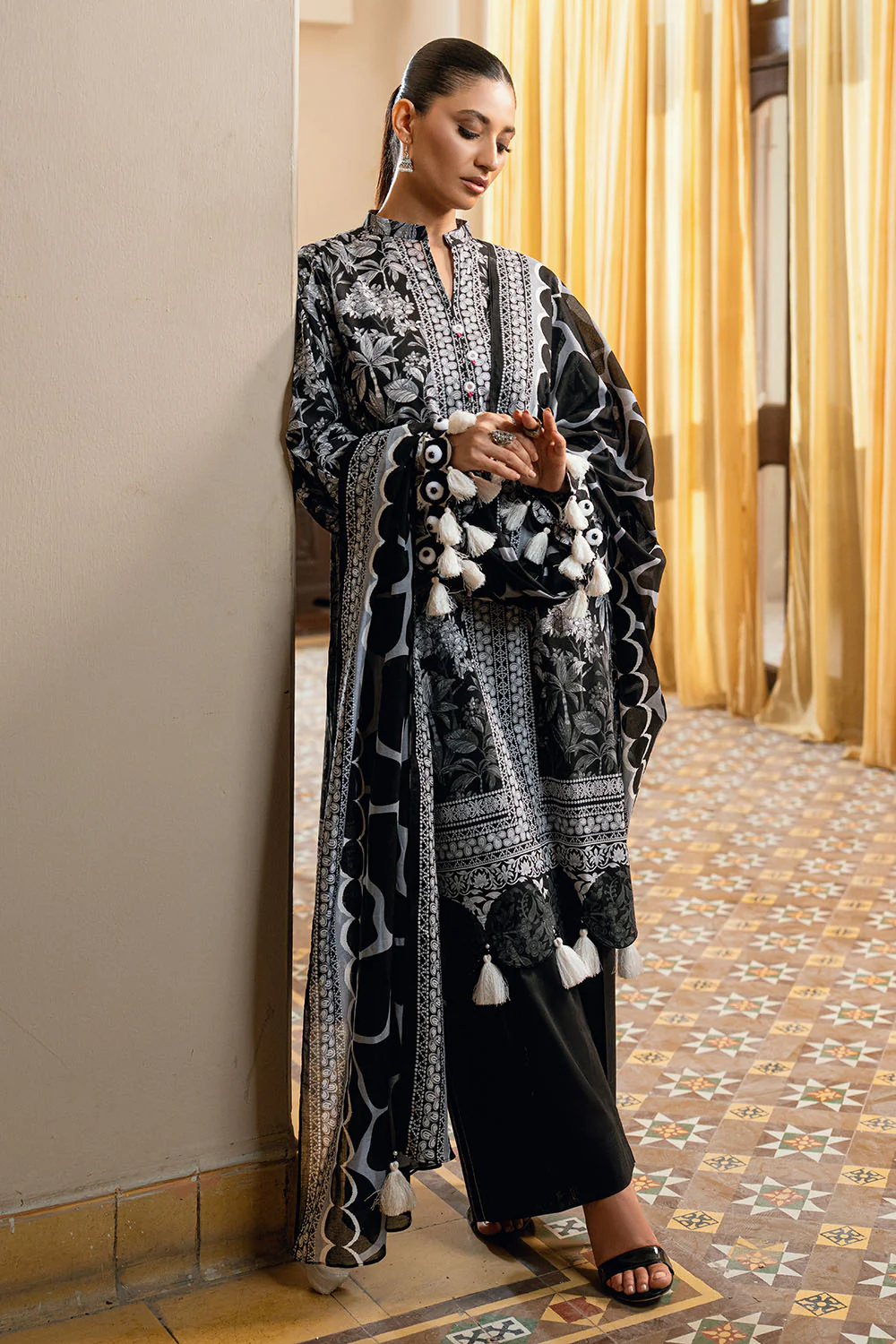 3 Piece Printed Lawn Suit - Image 3