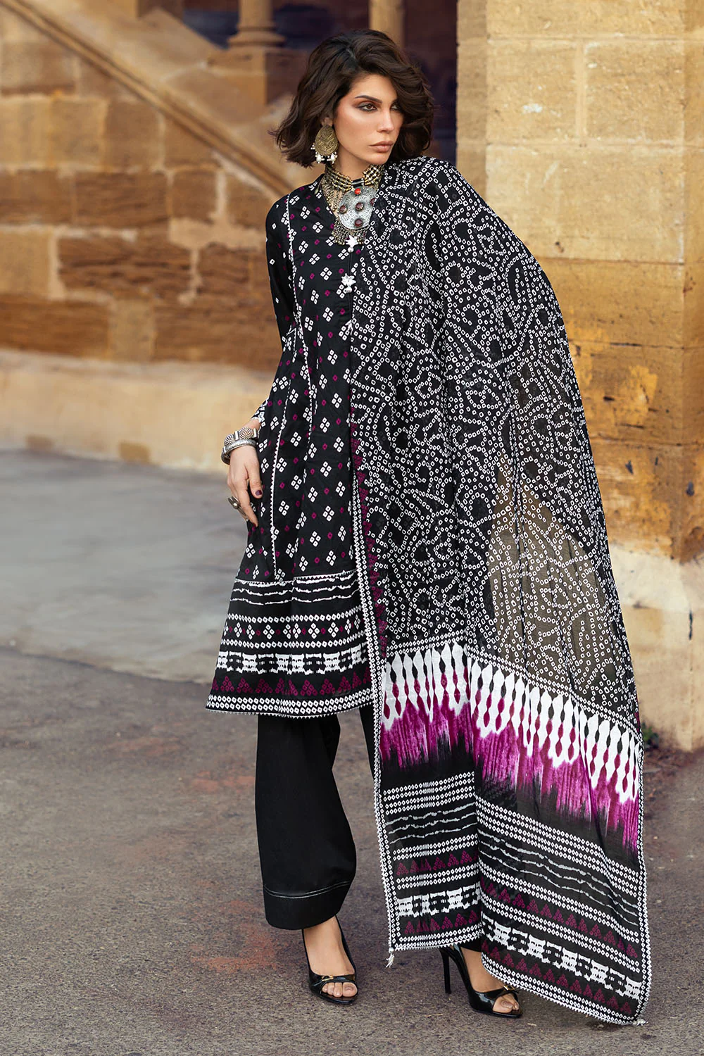 3 Piece Printed Lawn Suit - Image 3