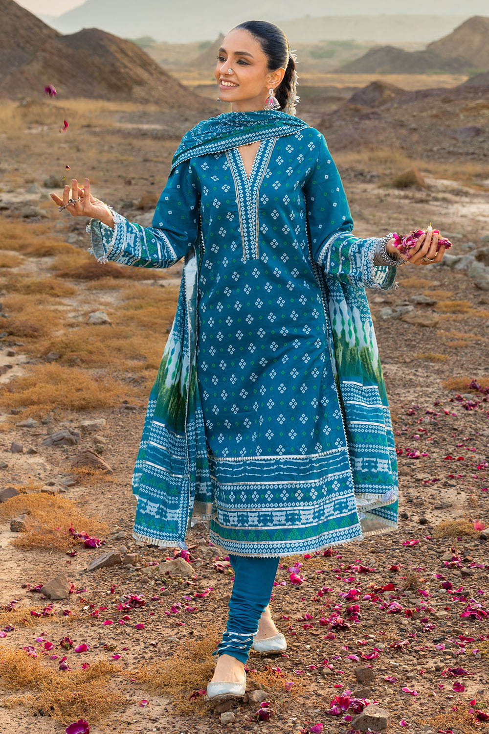 3 Piece Printed Lawn Suit - Image 6