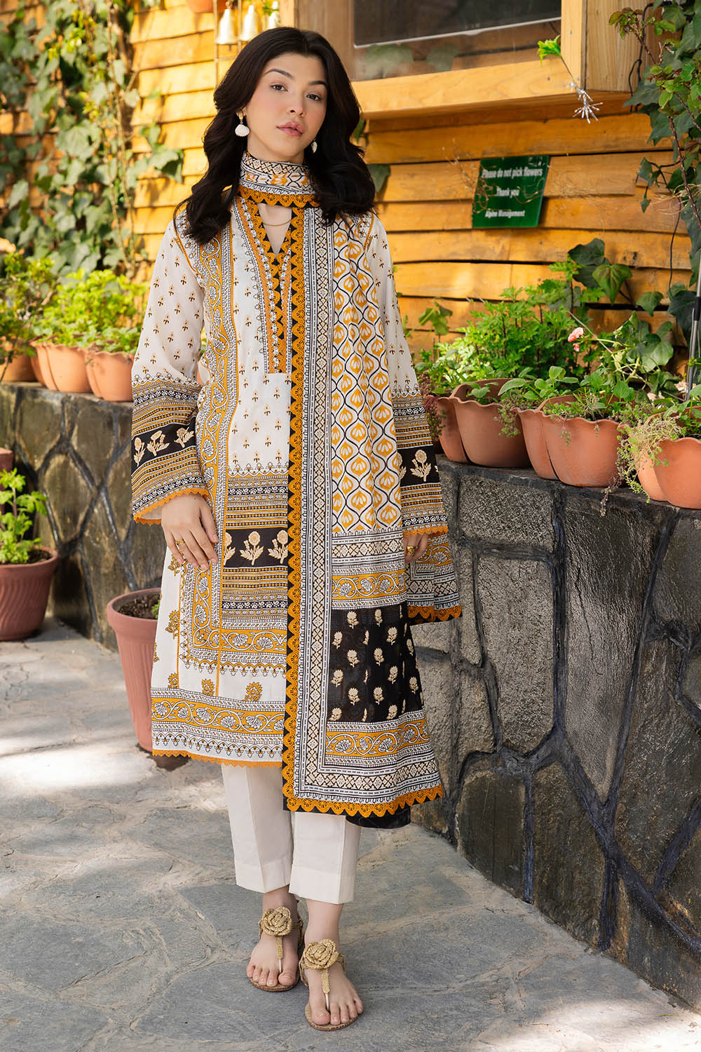 3 Piece Printed Lawn Suit - Image 6