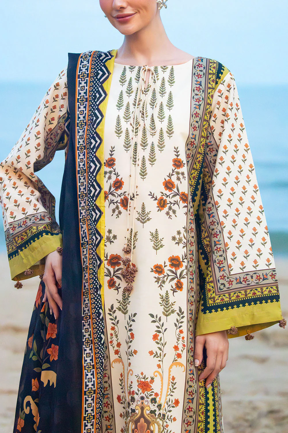 3 Piece Printed Lawn Suit - Image 2