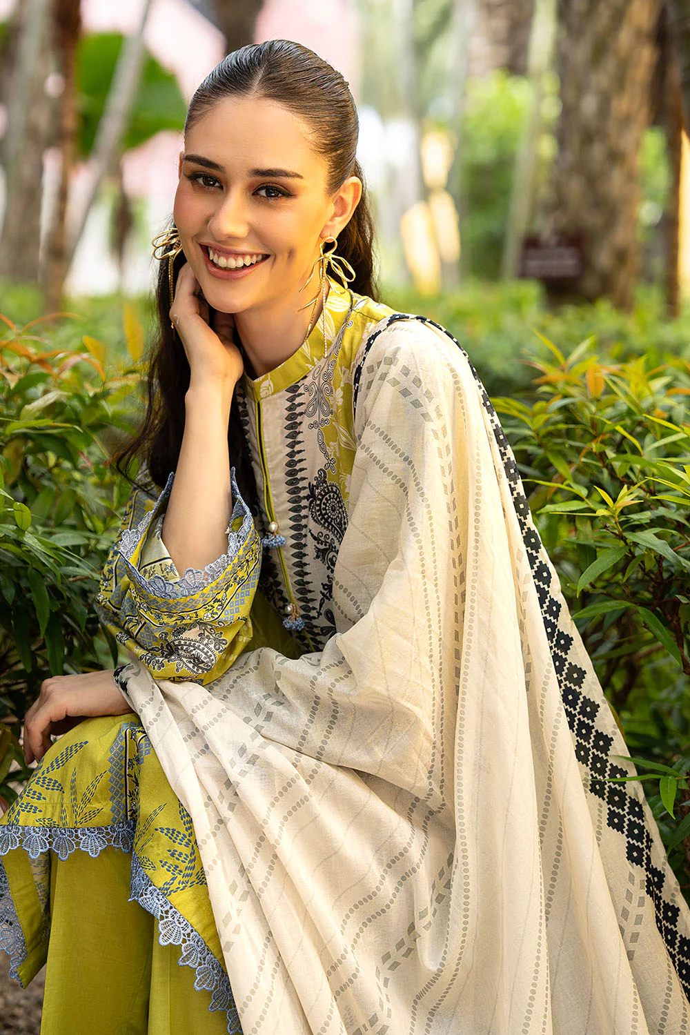 3 Piece Printed Lawn Suit - Image 3