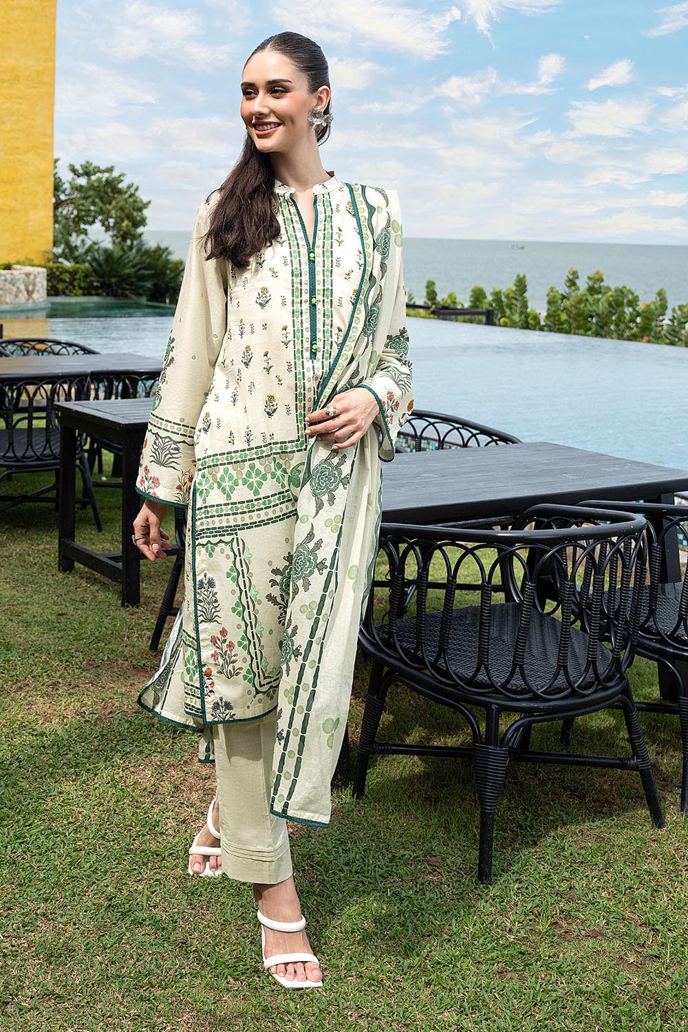 3 Piece Printed Lawn Suit - Image 3