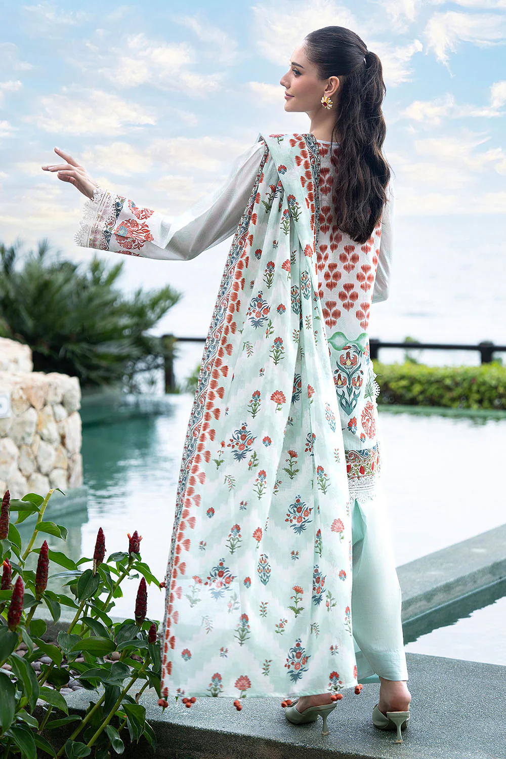 3 Piece Printed Lawn Suit - Image 4