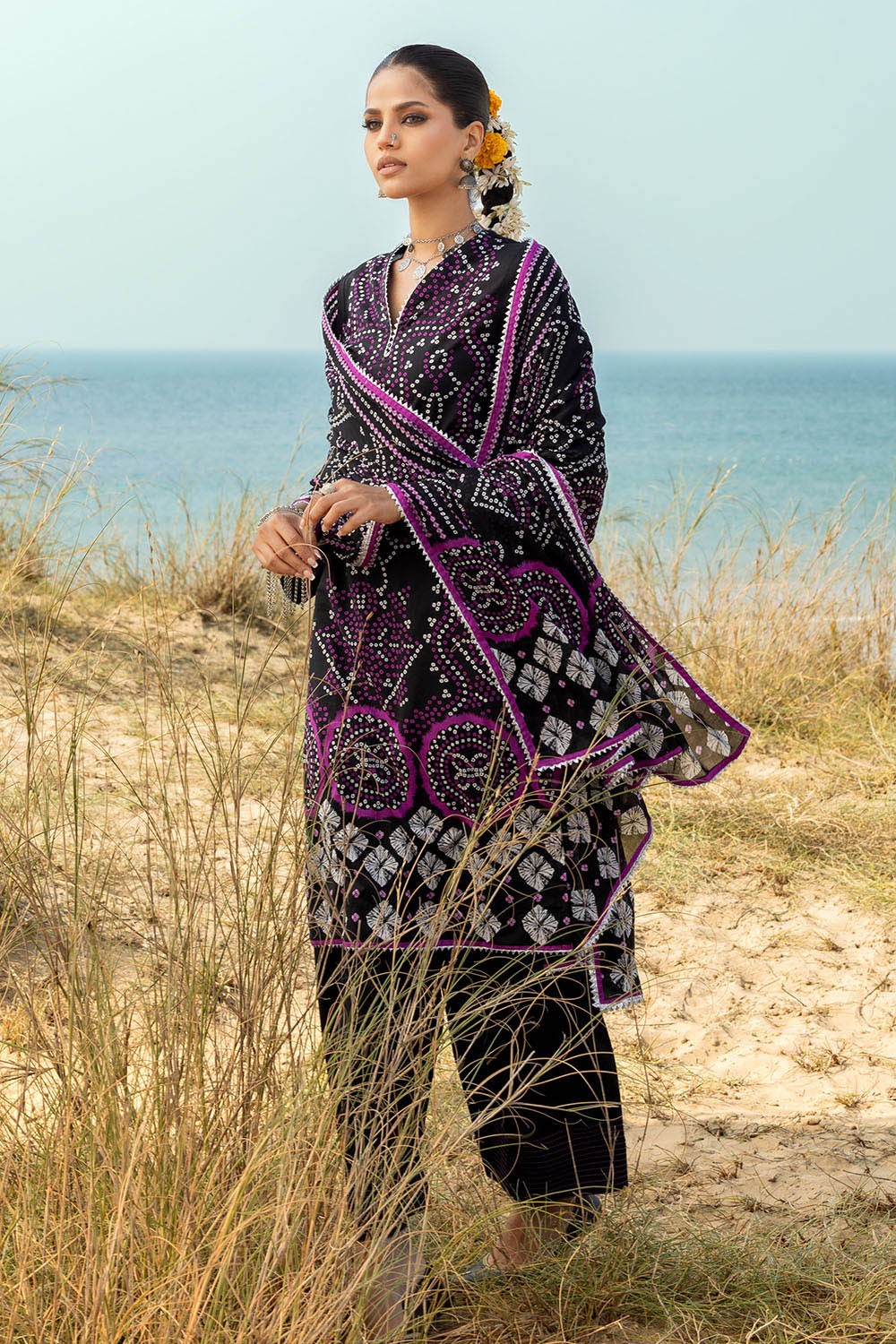 3 Piece Printed Lawn Suit - Image 3