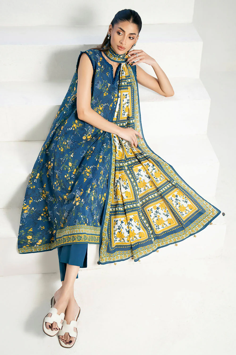 3 Piece Printed Lawn Suit - Image 6