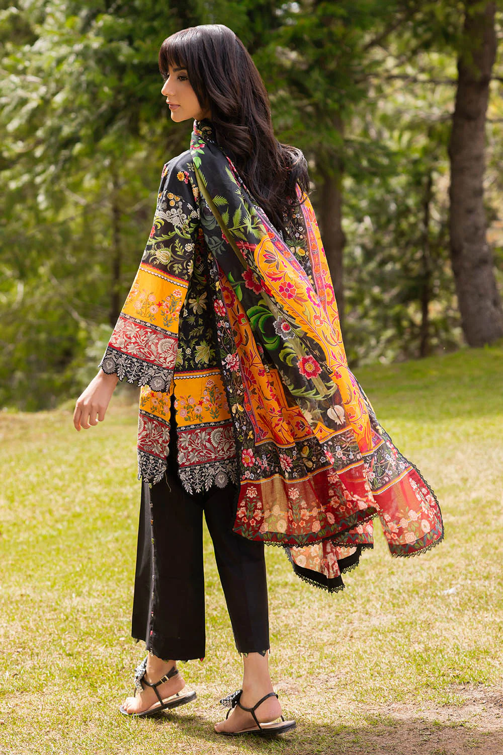 3 Piece Printed Lawn Suit - Image 4