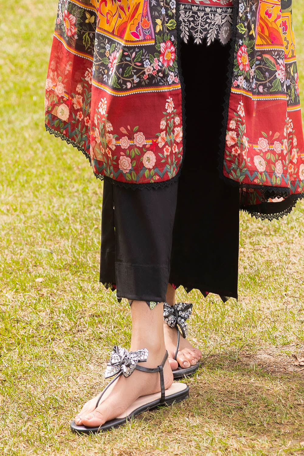 3 Piece Printed Lawn Suit - Image 5