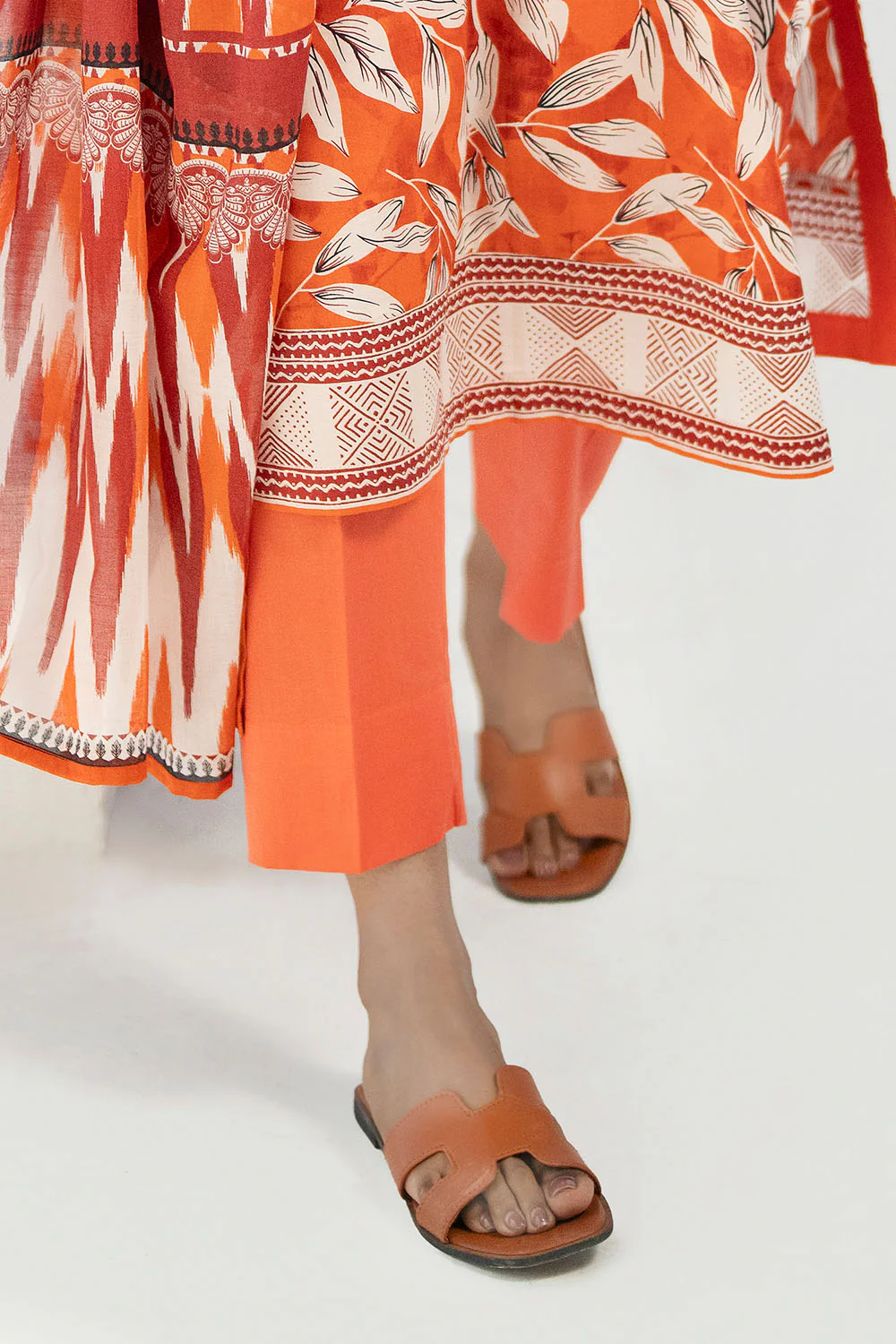 3 Piece Printed Lawn Suit - Image 5