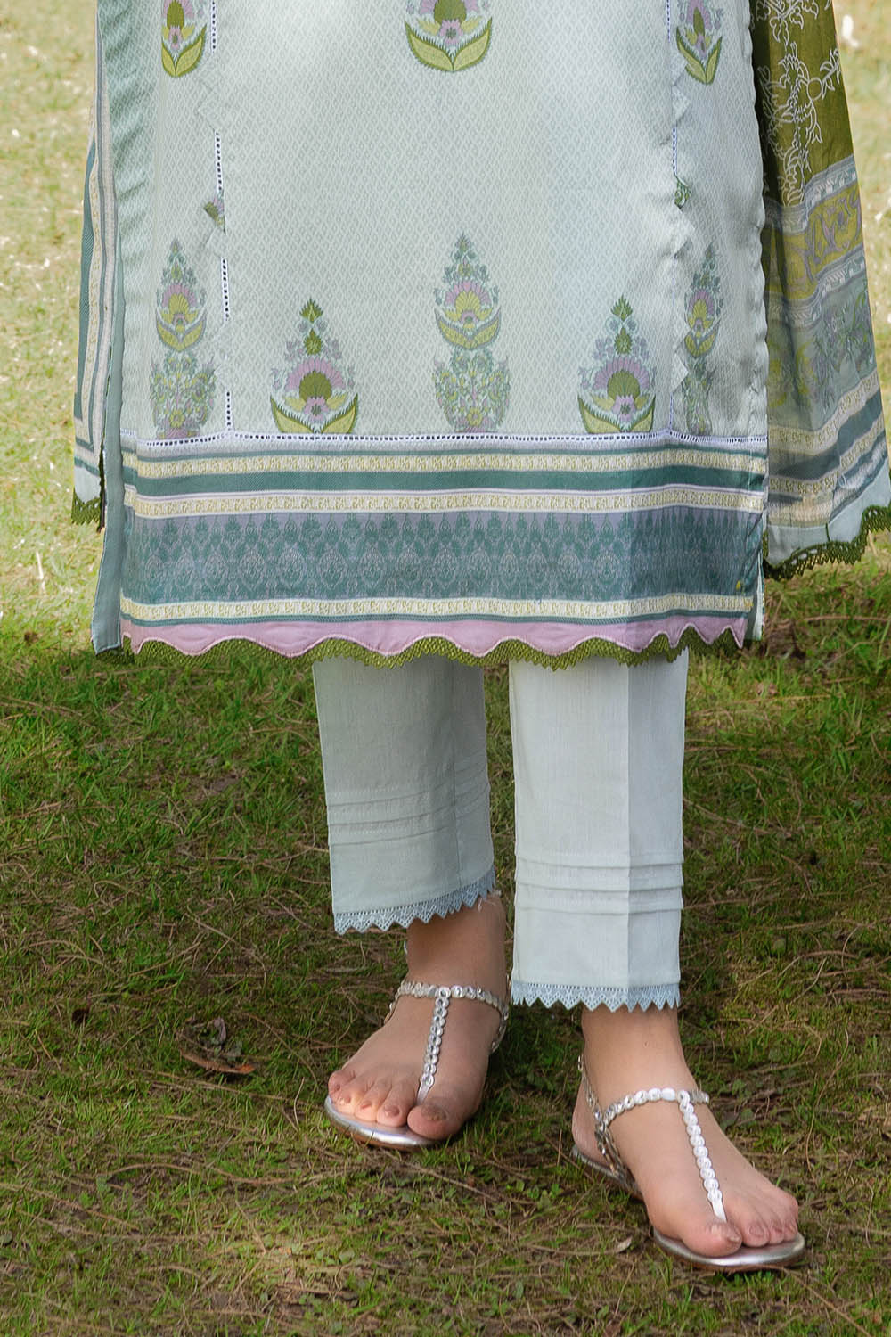 3 Piece Printed Lawn Suit - Image 5
