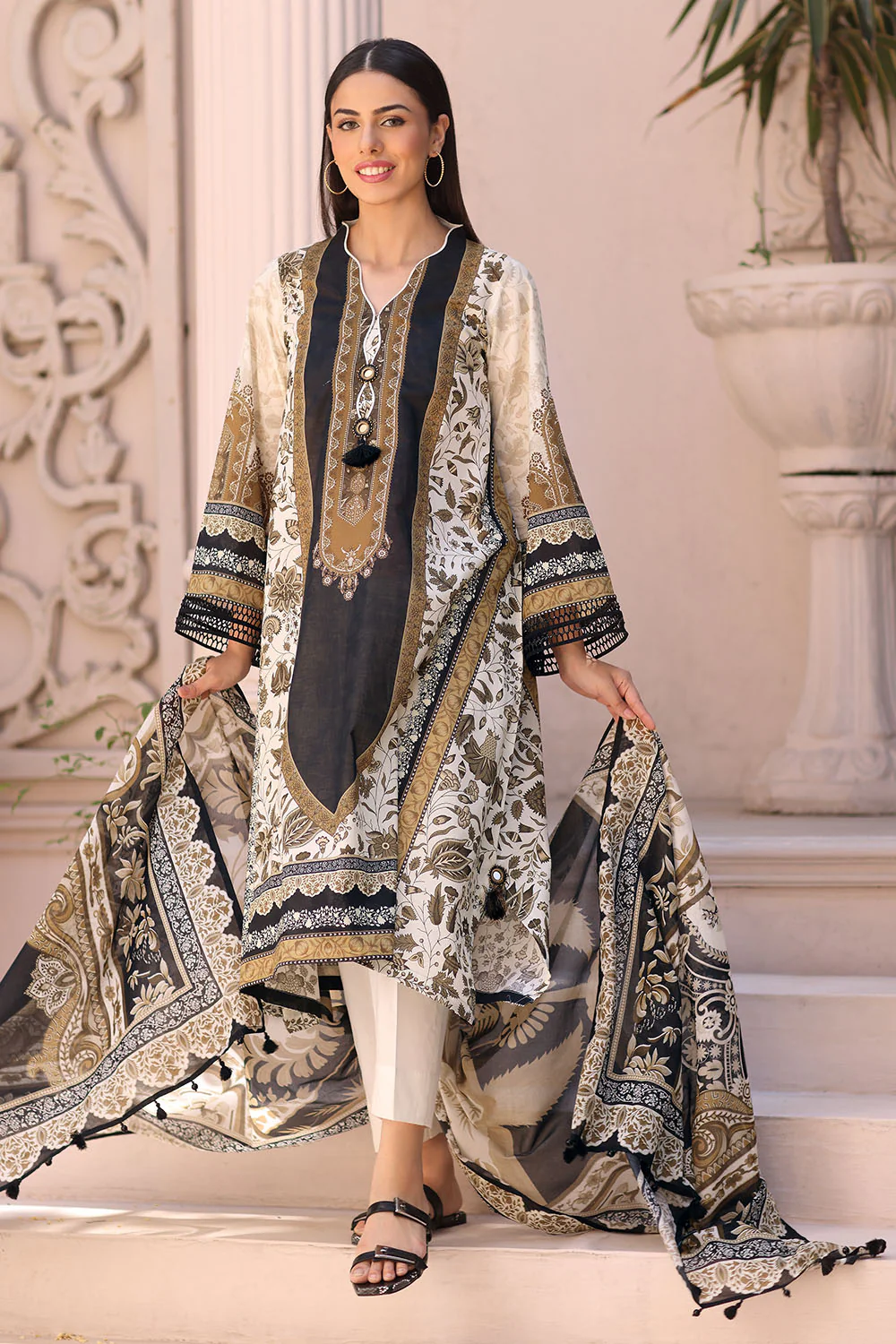 3 Piece Printed Lawn Suit - Image 6