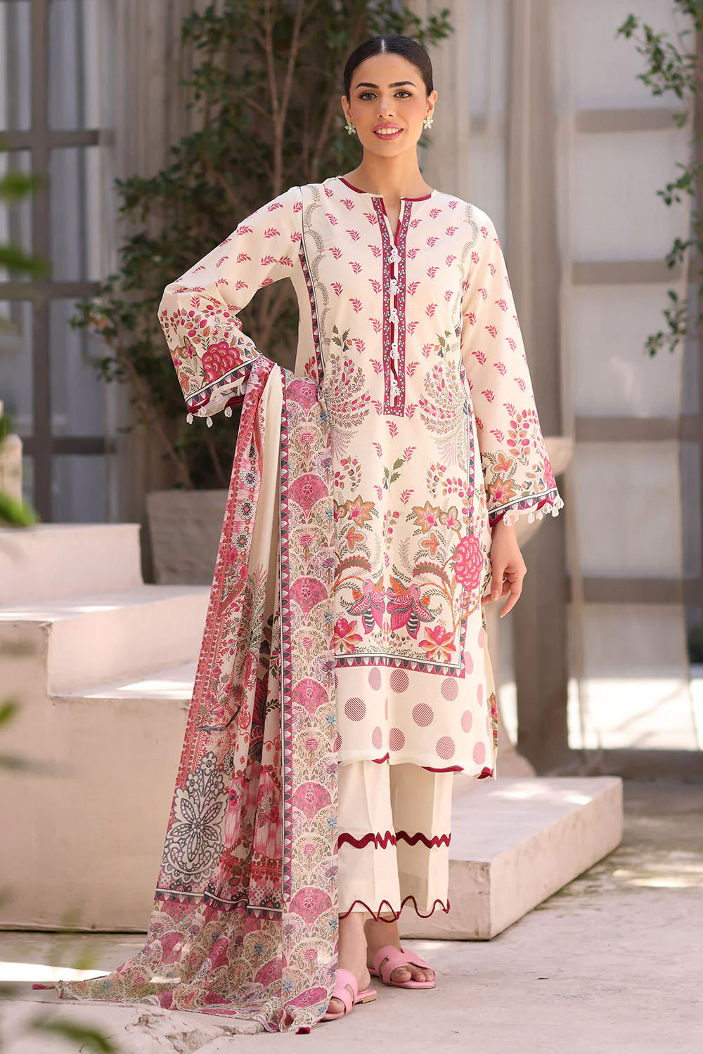 3 Piece Printed Lawn Suit - Image 6