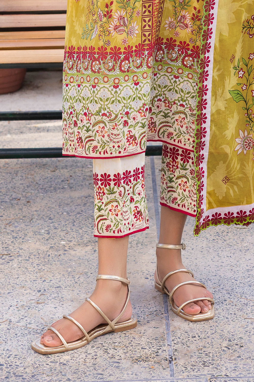 3 Piece Printed Lawn Suit - Image 4