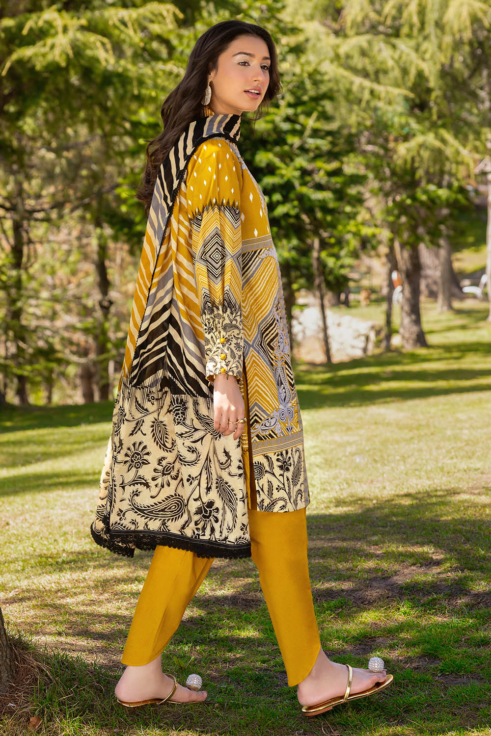 3 Piece Printed Lawn Suit - Image 3