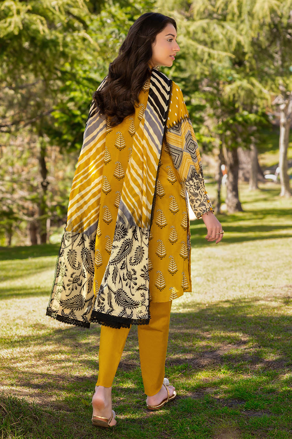 3 Piece Printed Lawn Suit - Image 4