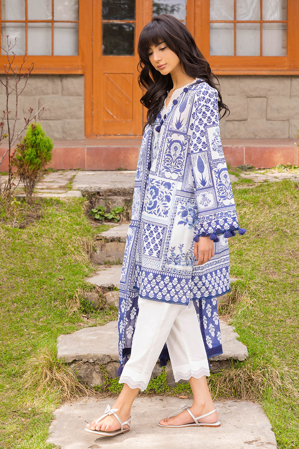 3 Piece Printed Lawn Suit - Image 3
