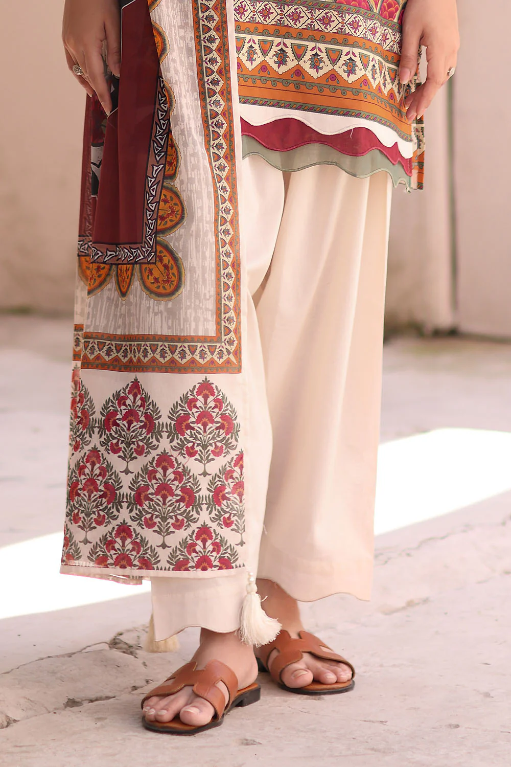 3 Piece Printed Lawn Suit - Image 5