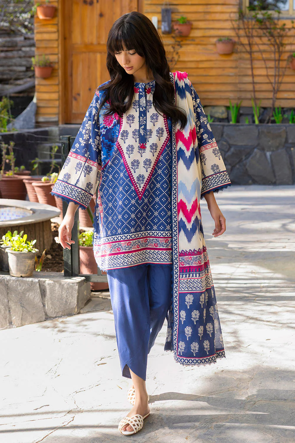 3 Piece Printed Lawn Suit - Image 6