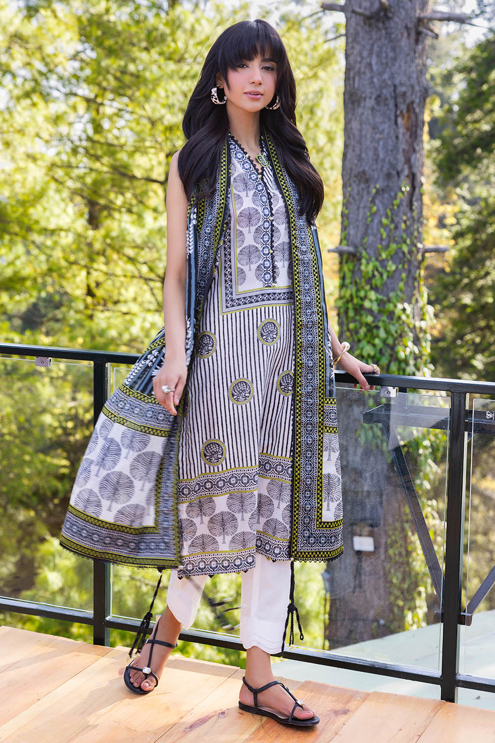 3 Piece Printed Lawn Suit - Image 3