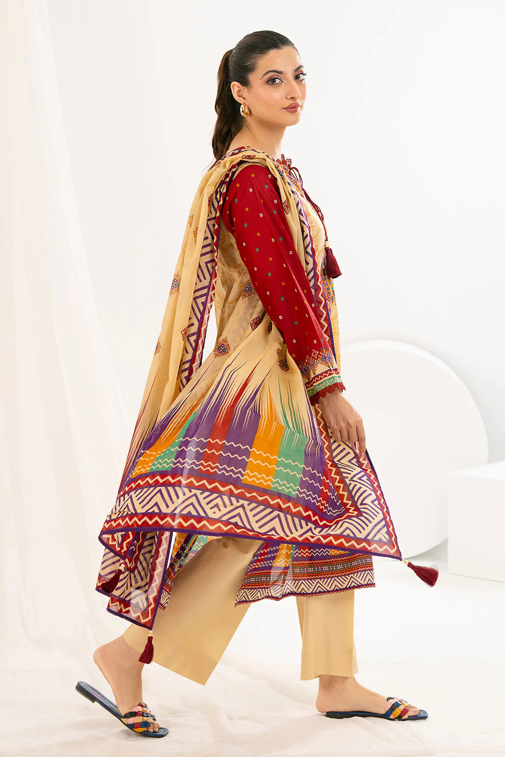 3 Piece Printed Lawn Suit - Image 3