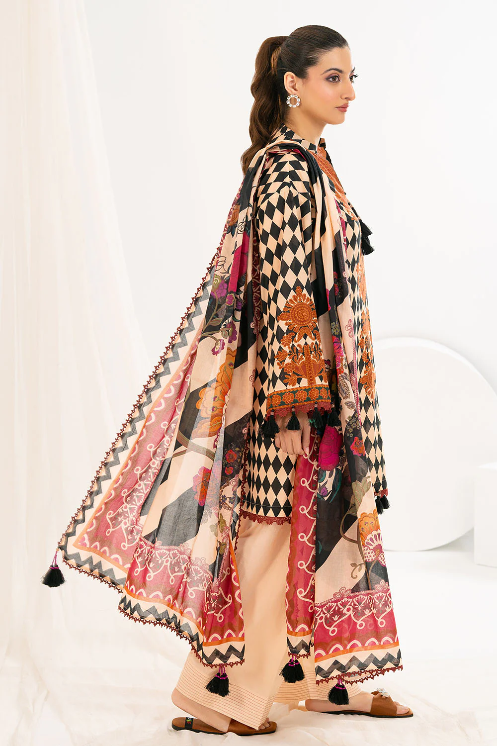 3 Piece Printed Lawn Suit - Image 3