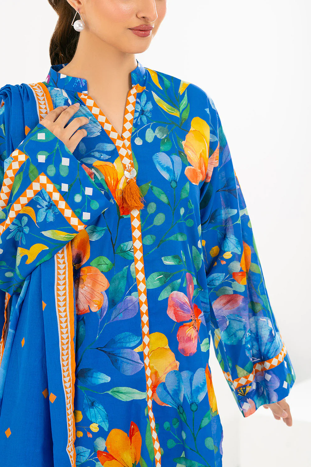 3 Piece Printed Lawn Suit - Image 2