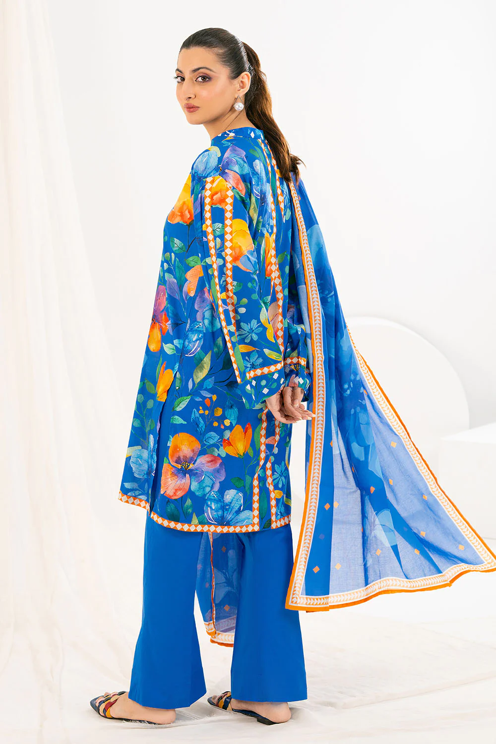 3 Piece Printed Lawn Suit - Image 4