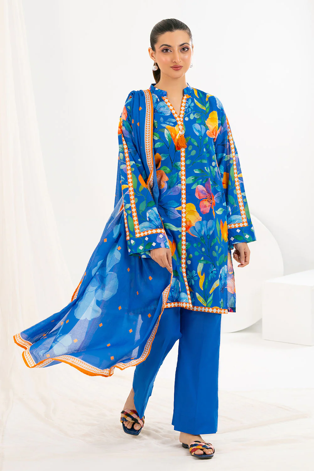 3 Piece Printed Lawn Suit - Image 6