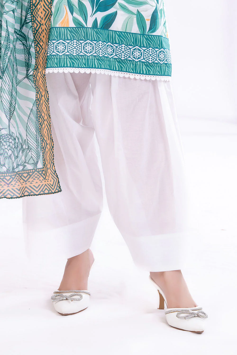 3 Piece Printed Lawn Suit - Image 5