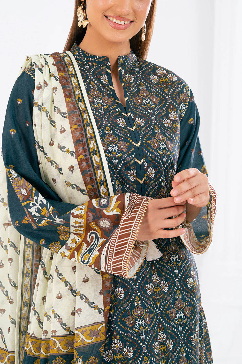 3 Piece Printed Lawn Suit - Image 2