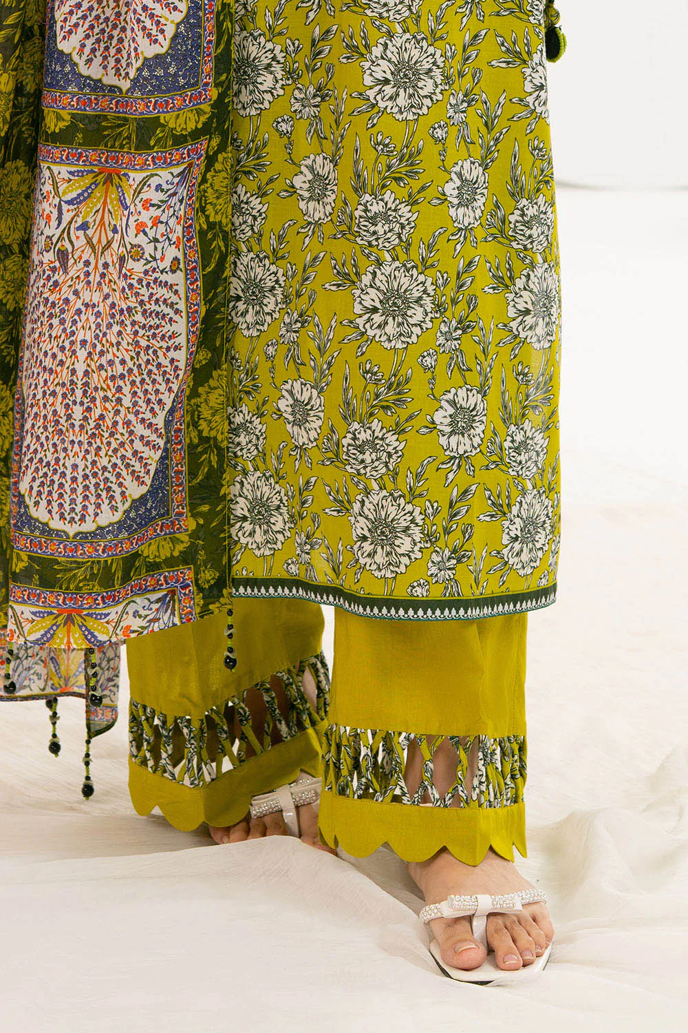 3 Piece Printed Lawn Suit - Image 5