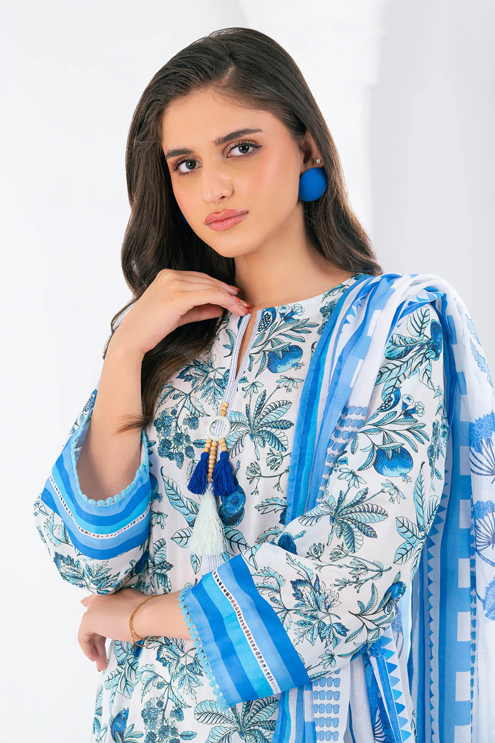3 Piece Printed Lawn Suit - Image 3