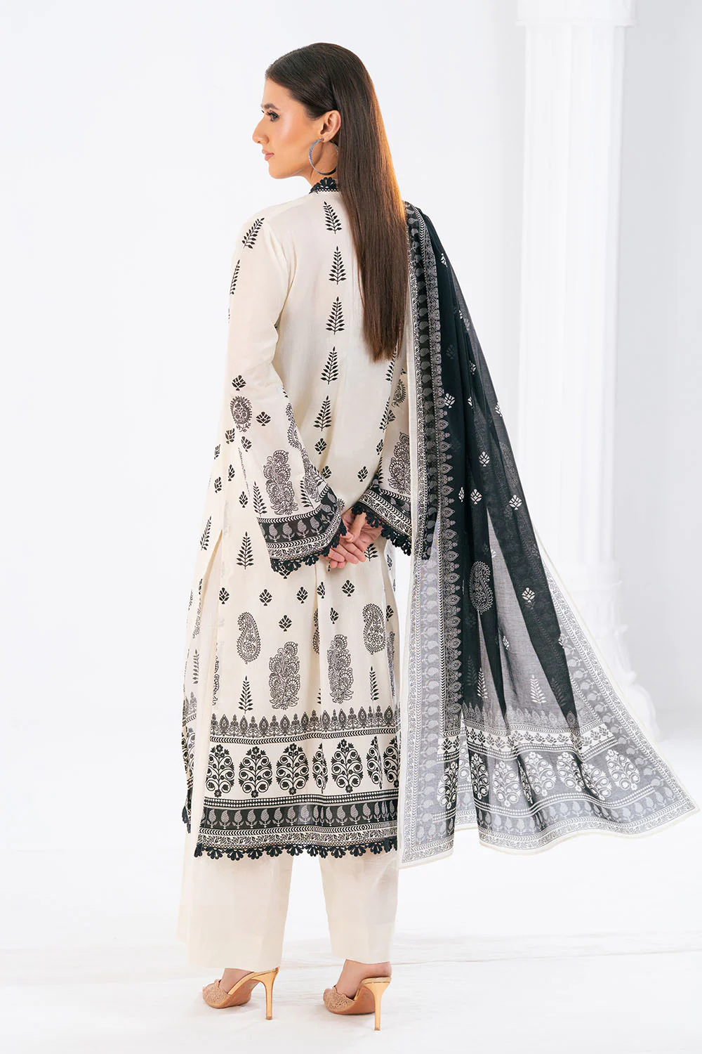 3 Piece Printed Lawn Suit - Image 4