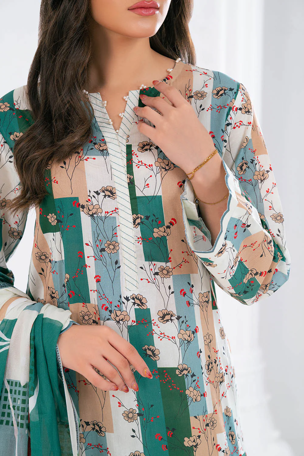 3 Piece Printed Lawn Suit - Image 2