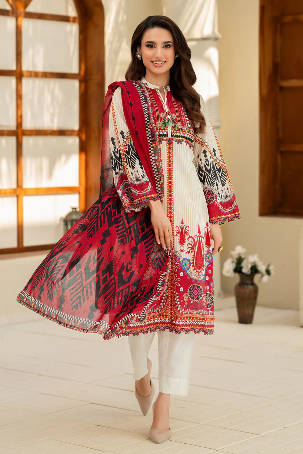 3 Piece Printed Lawn Suit - Image 6