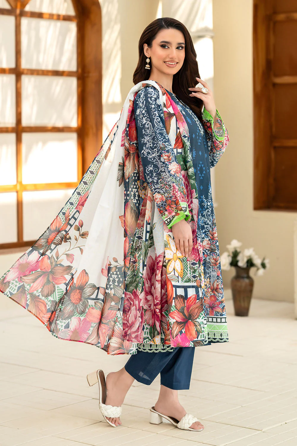 3 Piece Printed Lawn Suit - Image 3