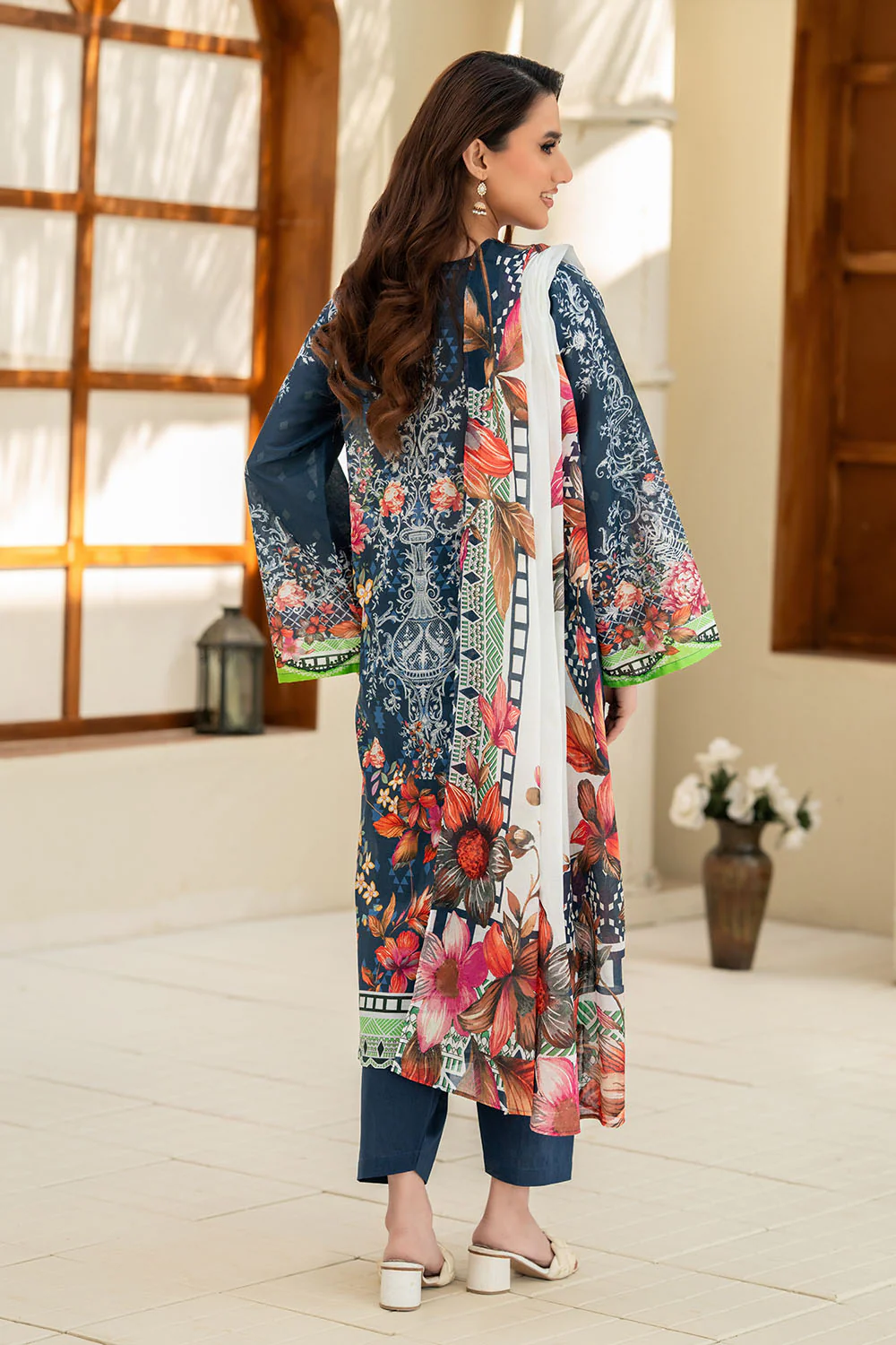 3 Piece Printed Lawn Suit - Image 4