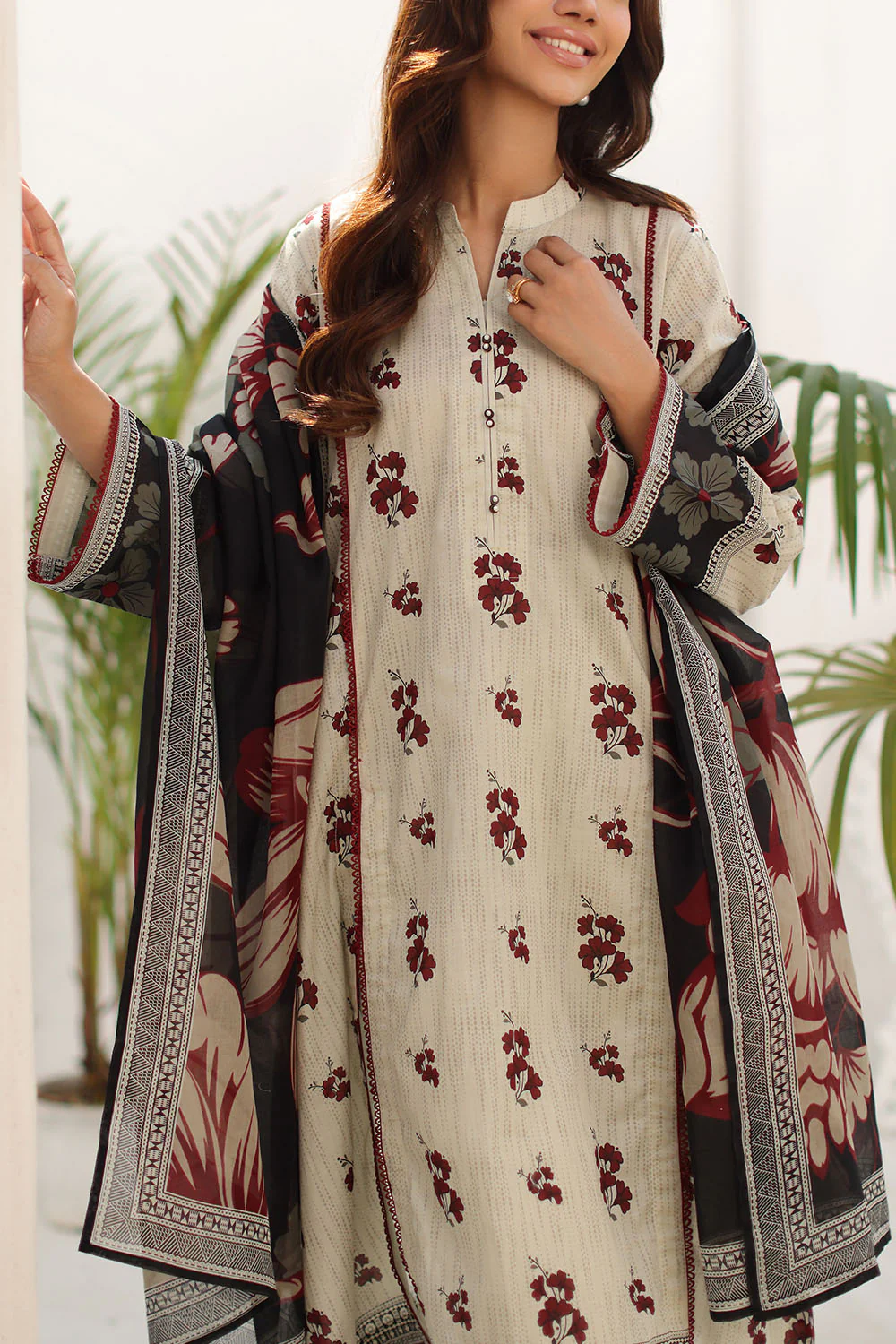 3 Piece Printed Lawn Suit - Image 2