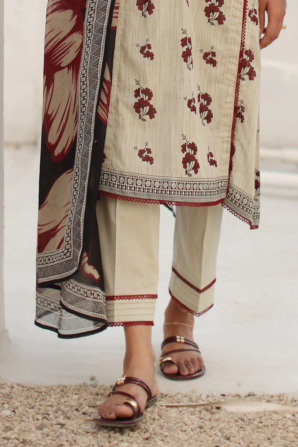 3 Piece Printed Lawn Suit - Image 5