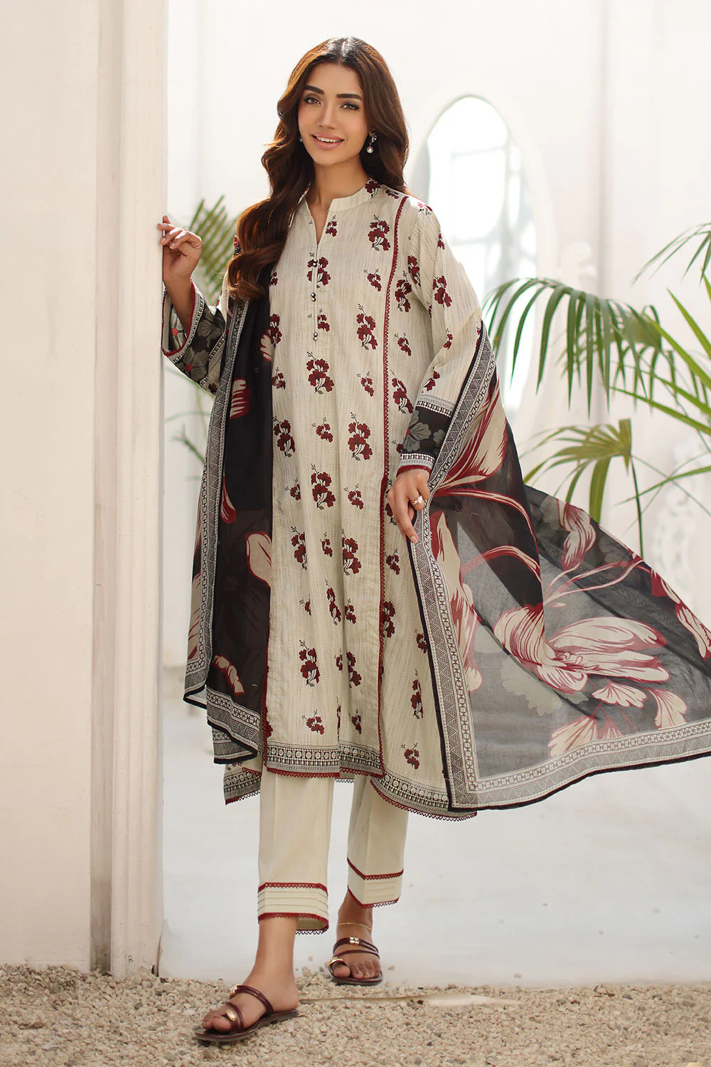 3 Piece Printed Lawn Suit - Image 6