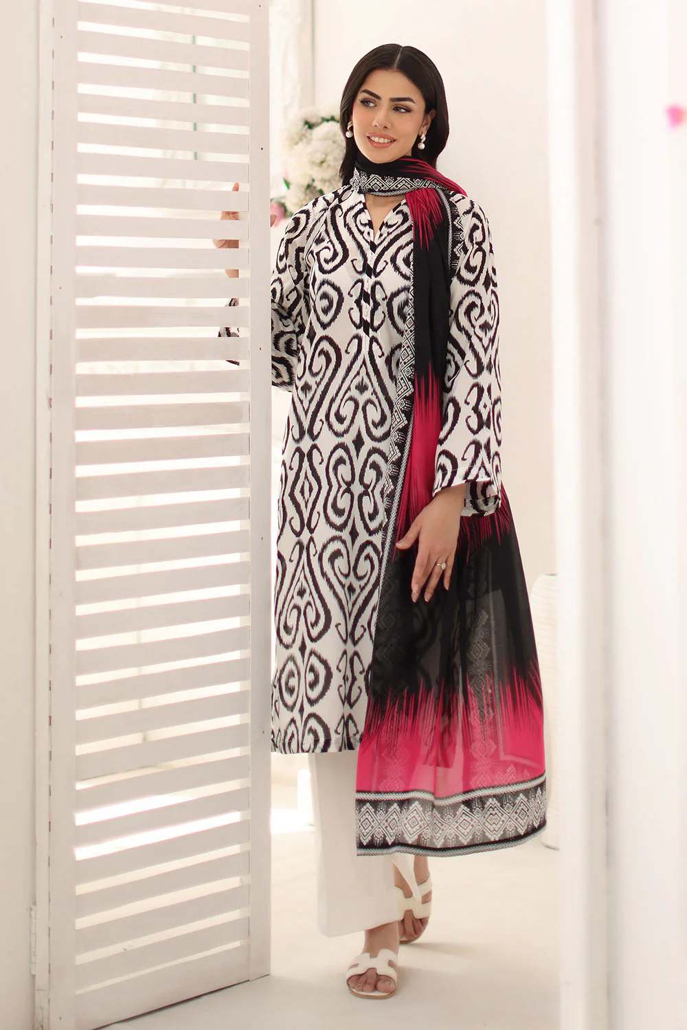 3 Piece Printed Lawn Suit - Image 6