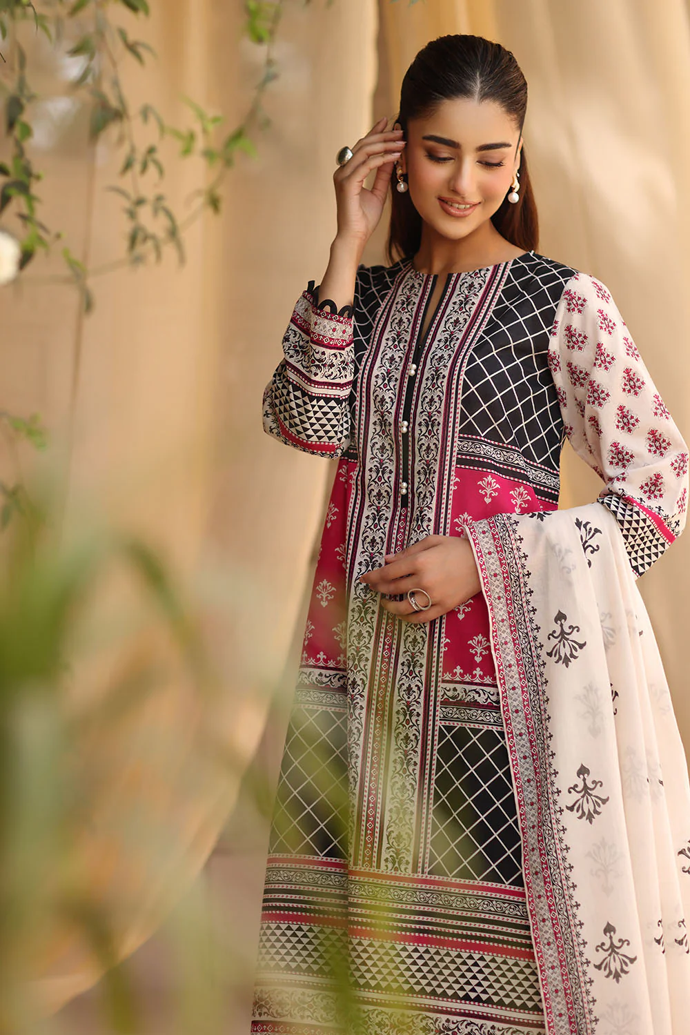 3 Piece Printed Lawn Suit - Image 3