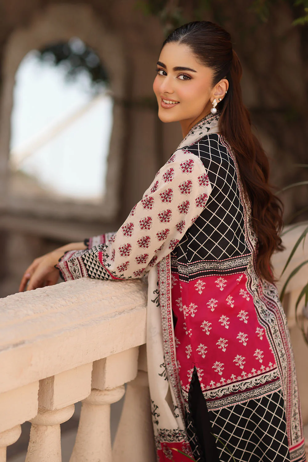 3 Piece Printed Lawn Suit - Image 4