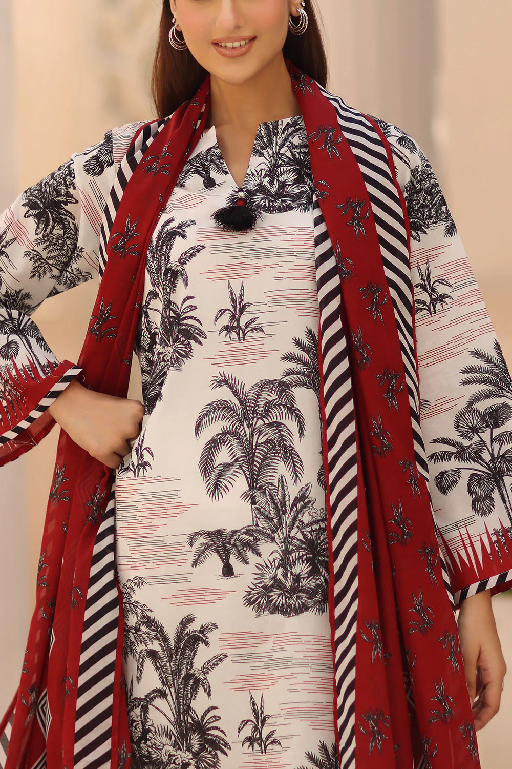 3 Piece Printed Lawn Suit - Image 2