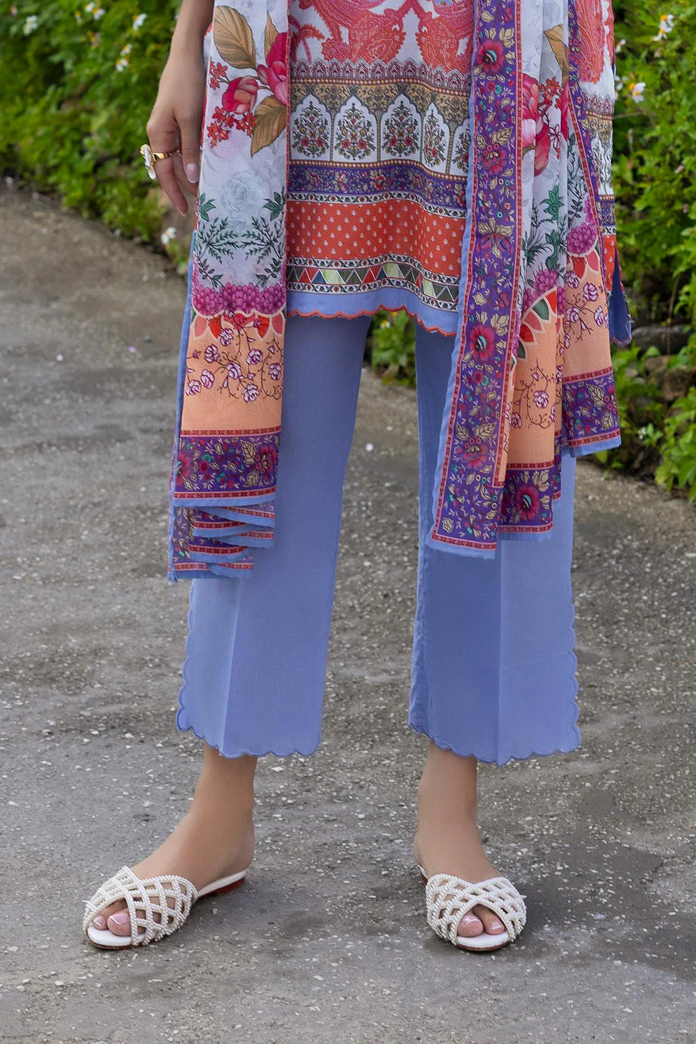 3 PIece Printed Lawn Suit - Image 4