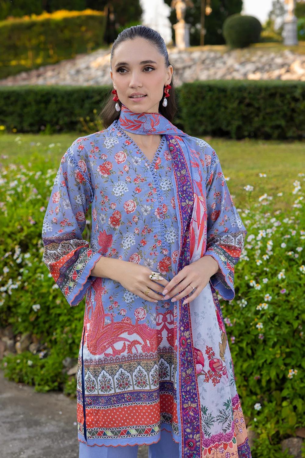 3 PIece Printed Lawn Suit - Image 5