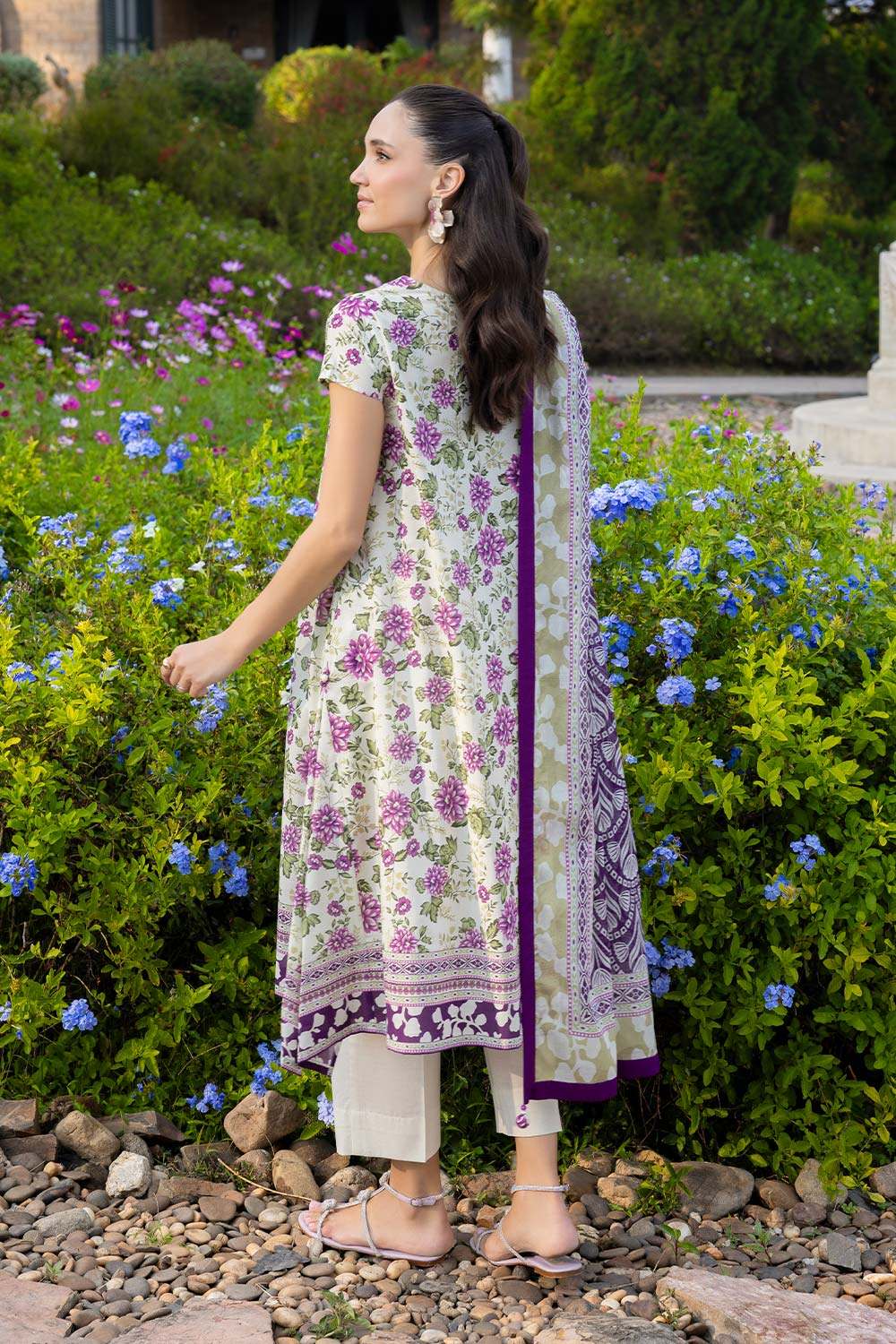3 PIece Printed Lawn Suit - Image 3