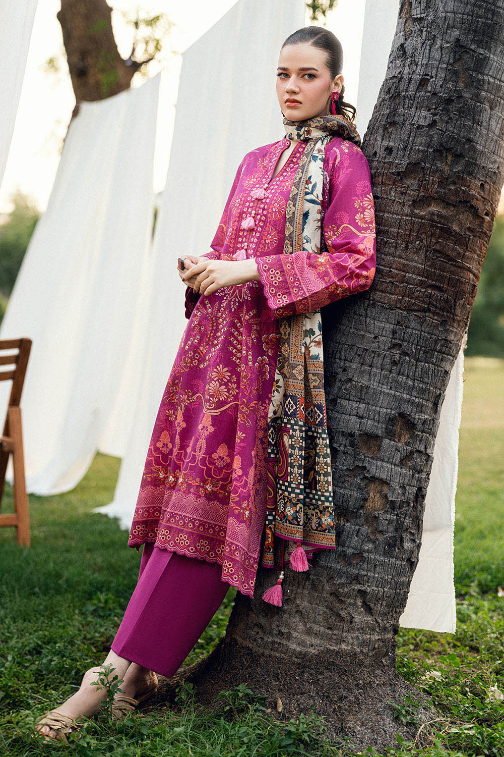 3 PIece Printed Lawn Suit - Image 3